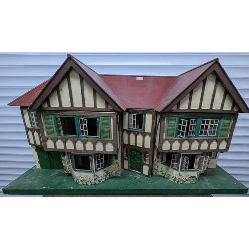 1867 - Triang No. 93 The Stockbroker Dolls House - 61 x 122 x 44cm