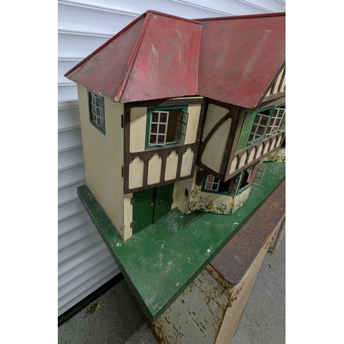 1867 - Triang No. 93 The Stockbroker Dolls House - 61 x 122 x 44cm