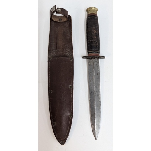 516 - A WW2 Southern & Richardson Fighting Dagger - Taylor Sheffield