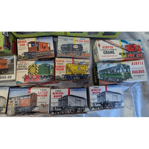 1666 - Vintage Railway Model Kits And Part Boxes (Not complete sets). Airfix And Rosebud Kit Master - All 0... 