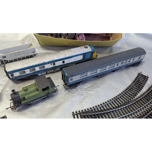 1653 - 3 Steam Engines And 1 Diesel Locomotive With A Selection Of Rolling Stock, Track And More