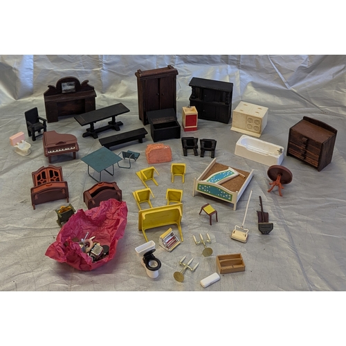 1874 - Selection Of Vintage Dolls House Furniture