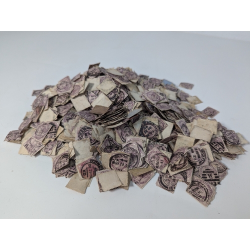 347 - A Large Quantity of Queen Victoria Penny Lilacs