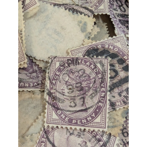 347 - A Large Quantity of Queen Victoria Penny Lilacs