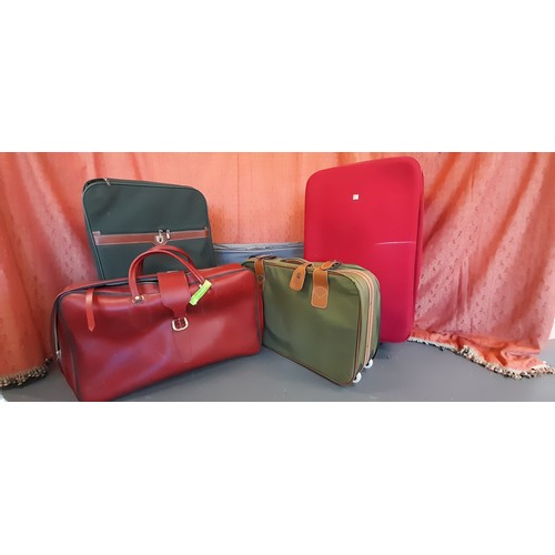 2412 - 5 x Vintage Suitcases, Carlton, Skyflite etc.