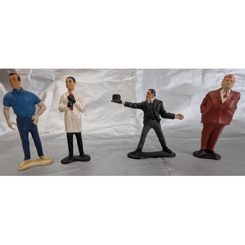 1843 - 4 James Bond Figures - Goldfinger, James Bond, Dr. No And Oddjob - 9cm High