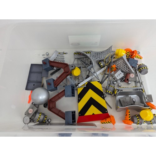 1648 - A Quantity of Robot Wars Toys