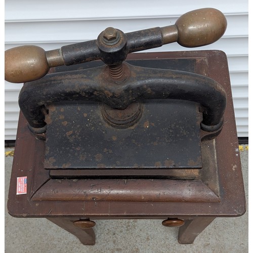 905 - Small Iron Book Press On Wooden Stand With One Drawer - 105 x 50 x 40cm