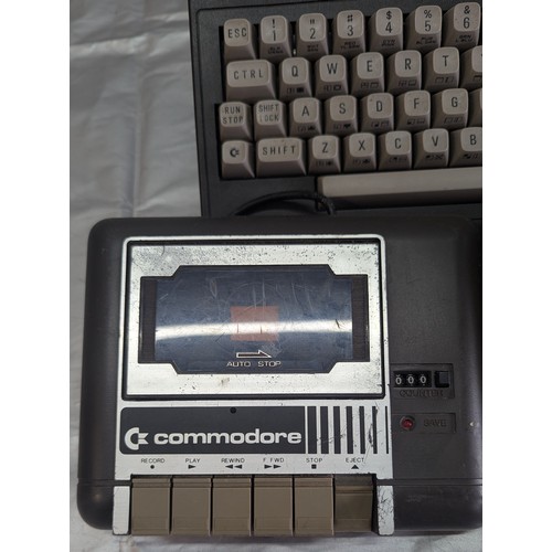 1826 - A Commodore 16 Retro Computer With 3 Tape Drives And Games