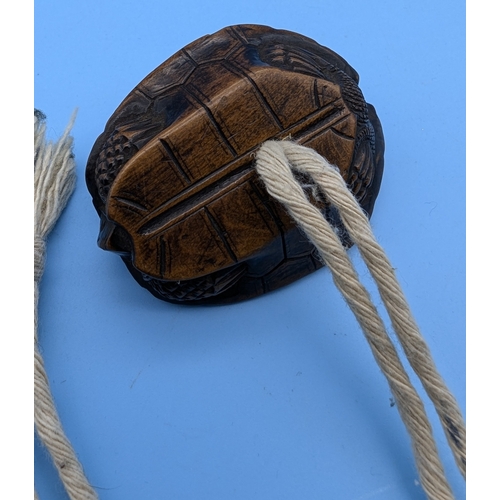 199 - A Japanese Edo Period Wood Netsuke Turtle Shell