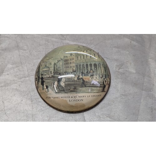 772 - Albert Taylor Veteran Car 3D Picture, And London Paperweight