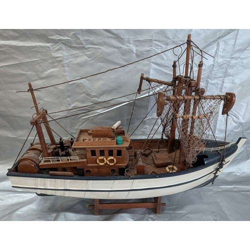 1072 - 4 x Wooden Ships including a Clipper, Trawler and more