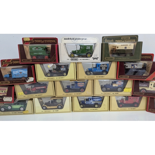 1078 - 18 Boxed Yesteryear Model Cars