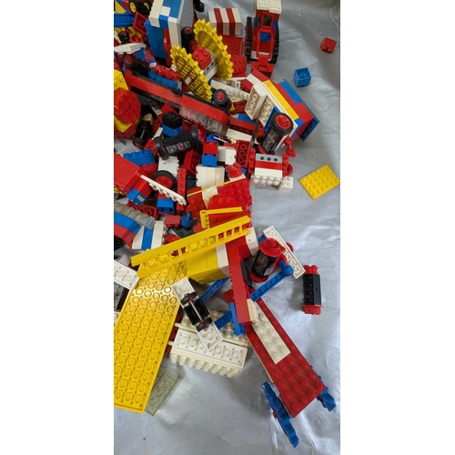 1710 - Mixed Lego - Mainly Vintage Including Figures Approximately 3kg