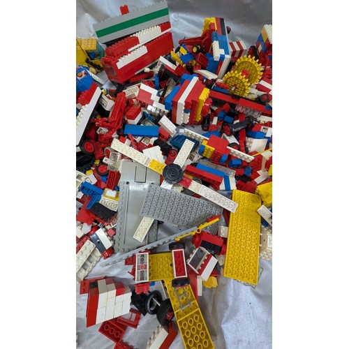 1710 - Mixed Lego - Mainly Vintage Including Figures Approximately 3kg