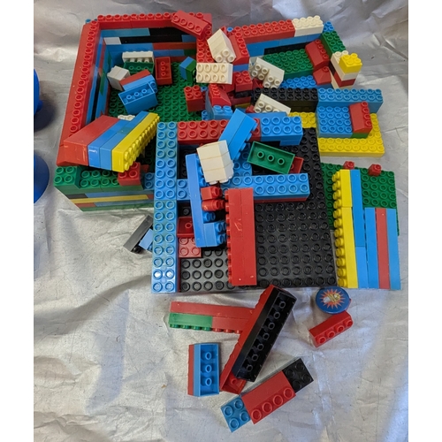 1715 - Kiddicraft Marble Run And Selection Of Megablocks