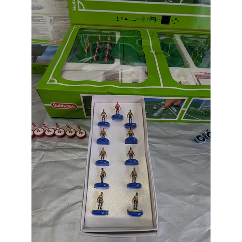 1751A - Subbuteo 60140 Boxed Set With 4 Extra Teams (Not Boxed) And One Non-Subbuteo Team