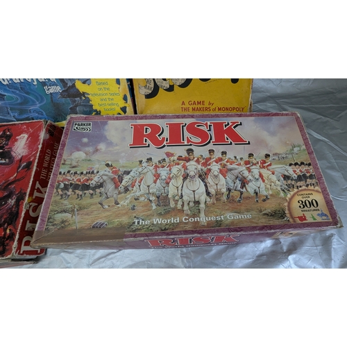 1756 - Vintage Board Games - Scoop, 2 Variations Of Risk, And Goosebumps