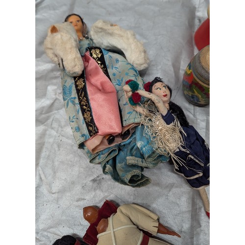 1891 - A Selection Of Dolls In Traditional Dress