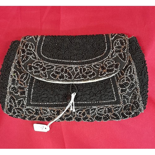 2364 - 1930's/ 1950's  Vintage Evening Bags x 5, Beaded and with Metal Detailing