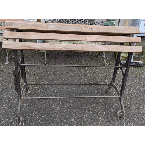 21 - A Musgrave Of Belfast Iron And Wood Saddle Rack - 105 x 140 x 40