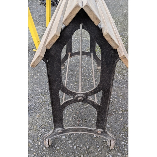 21 - A Musgrave Of Belfast Iron And Wood Saddle Rack - 105 x 140 x 40