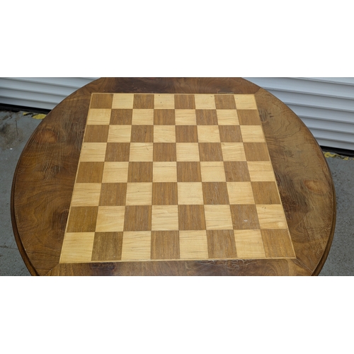 89 - A Circular Chess Table On Carved Claw Feet - 74 x 78cm