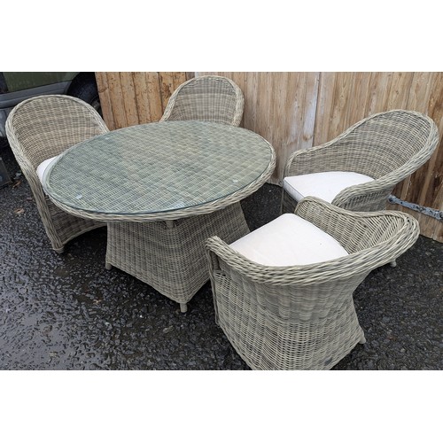 5C - A Neptune Classics Outdoor Table And 4 Chairs With Cushions - 60 x 110 x 85cm