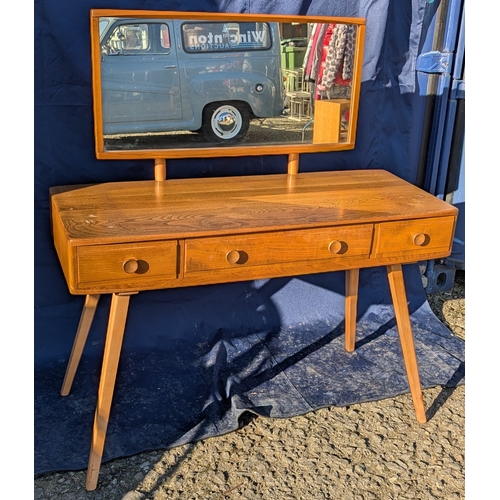 519 - Ercol Windsor Dressing Table In Excellent Condition With Stool - 124 x 115 x 45cm