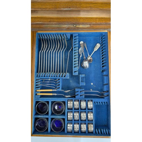 37 - An Oak and Brass Cased 4 Drawer Canteen of Cutlery 54 x 34 x 42cm