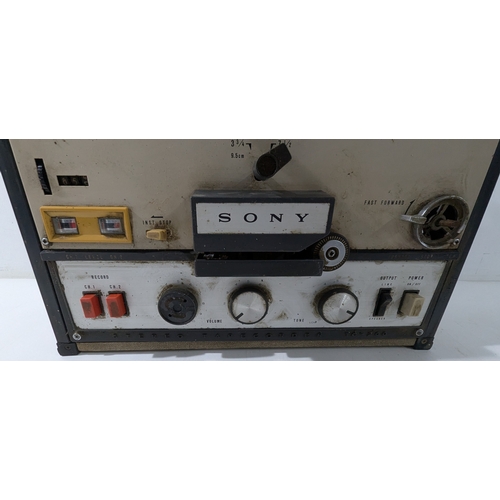 2017 - Sony TC-200 Reel-to-Reel Tape Recorder
A vintage Sony TC-200 tape recorder, made in Japan by Sony Co... 