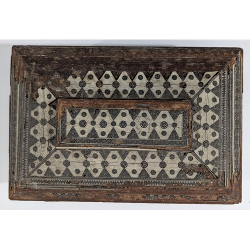 105 - Group of Antique & Early 20th Century Wooden Boxes & Cases

A mixed group of antique and early 20th ... 