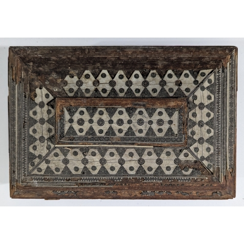 105 - Group of Antique & Early 20th Century Wooden Boxes & Cases

A mixed group of antique and early 20th ... 