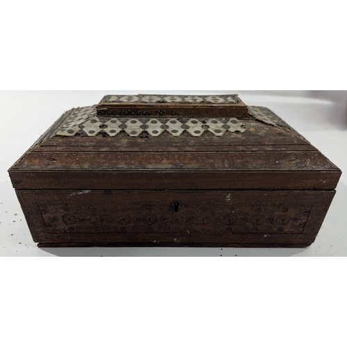 105 - Group of Antique & Early 20th Century Wooden Boxes & Cases

A mixed group of antique and early 20th ... 