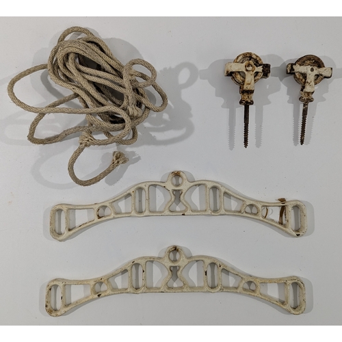 119 - Vintage Cast Iron Clothes Airer Parts – 2 Brackets, 2 Pulleys & Rope

Includes:

(2) matching vintag... 
