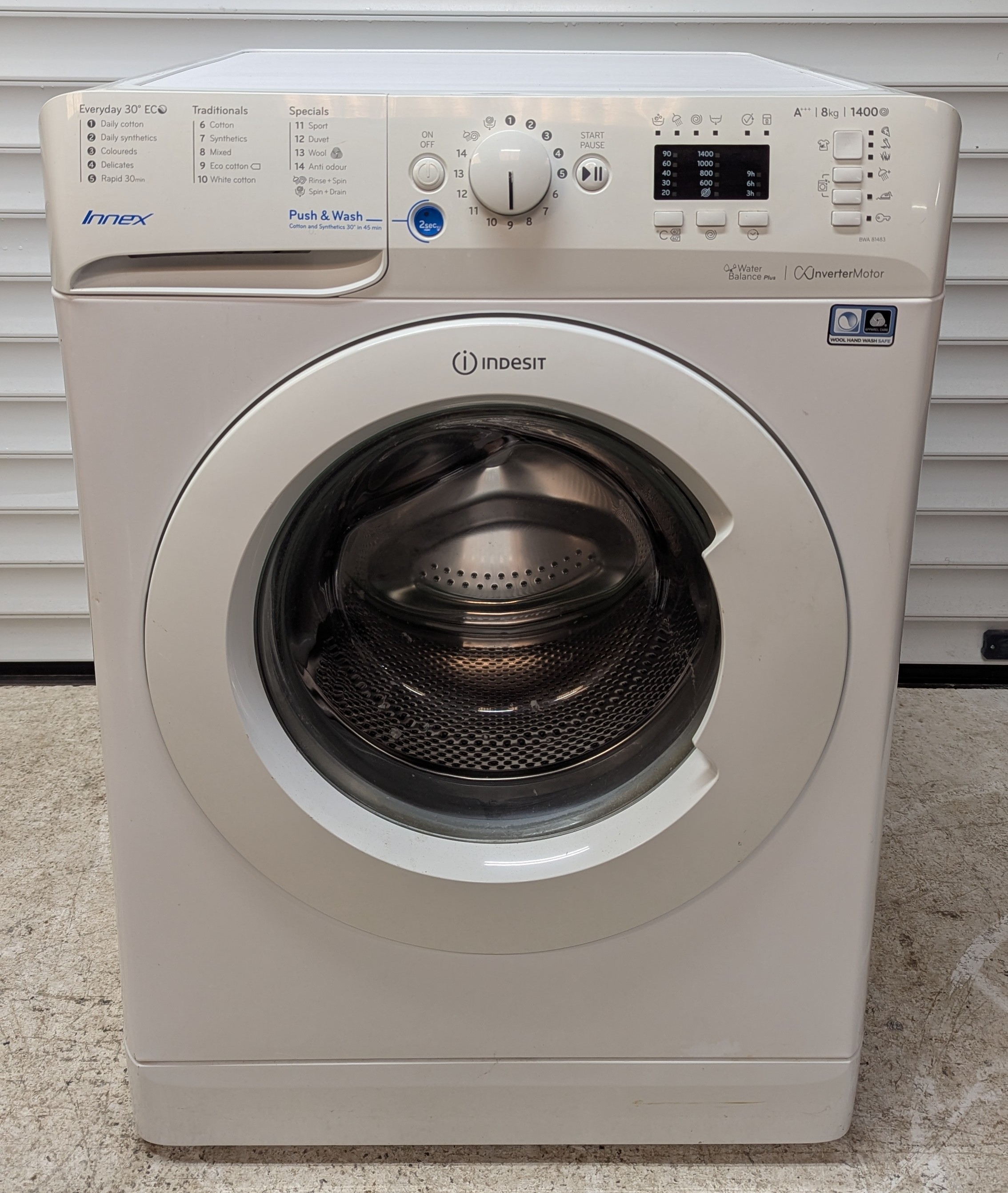 Indesit Innex Automatic Washing Machine An Indesit Innex freestanding ...
