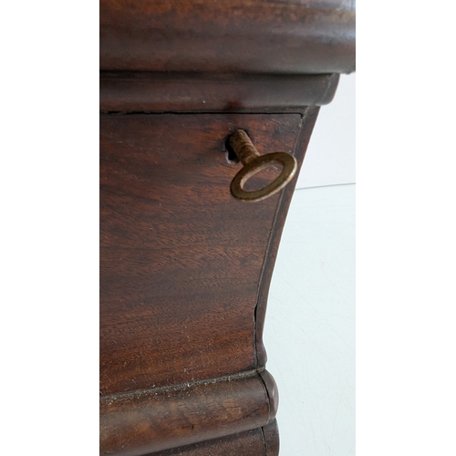 35 - Antique Henry Lamb London Carved Mahogany Mantel Clock

Cream dial signed Henry Lamb, London, with R... 