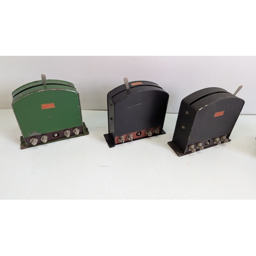 17 - Vintage Bassett-Lowke O Gauge Transformers and Controllers (5)

Five metal-cased units, comprising t... 
