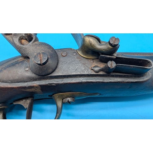 160 - A French Napoleonic First Empire military flintlock cavalry pistol, Model An XIII type, dated 1807, ... 