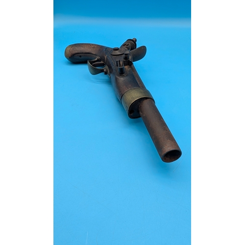 160 - A French Napoleonic First Empire military flintlock cavalry pistol, Model An XIII type, dated 1807, ... 