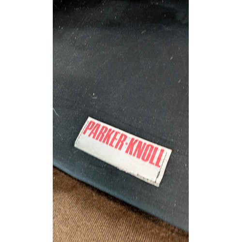 157 - A Vintage Parker Knoll Model 1028 ‘Statesman - JAMES BOND’ swivel lounge chair, the so-called ‘Blofe... 