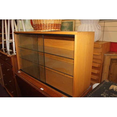 141 - 2x vintage bookcase with sliding glass doors