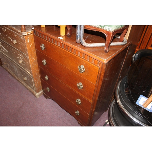 102 - 1 x oak 4 drawer 1940s chest of drawers