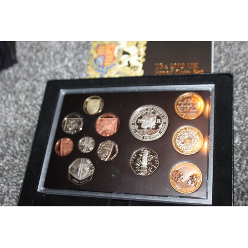 122 - 2009 proof coin set the royal mint in origional box with coa and outer.package