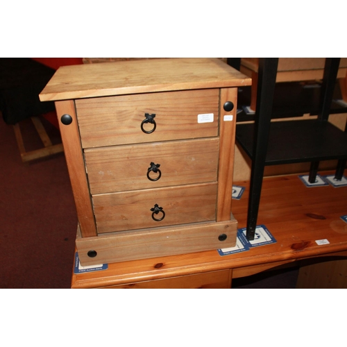 117 - 1 x oak furniture land 3 drawer bedside cabinet