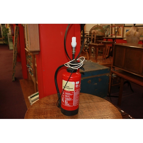 135 - 1 x fire extinguisher lamp