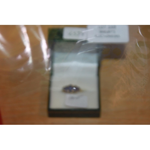 169 - 1 x 18 ct gold inset gem stone ring