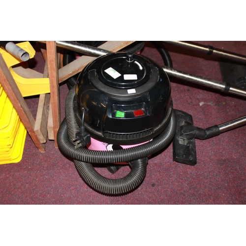 40 - 1 x hetty numatic hoover with pipe and attachments w/o