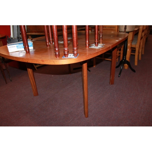98 - 1 x oak extending dining table