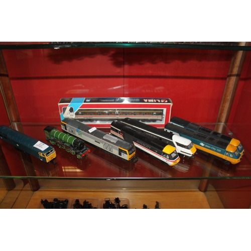 282 - 1 x Lima class 60 and hornby /Lima intercity set and spares and bodies etc